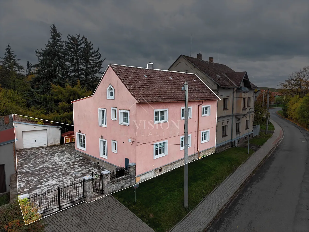 Prodej rodinného domu 250 m², pozemek 2781 m²